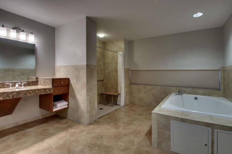 hotels with jacuzzi in room san antonio