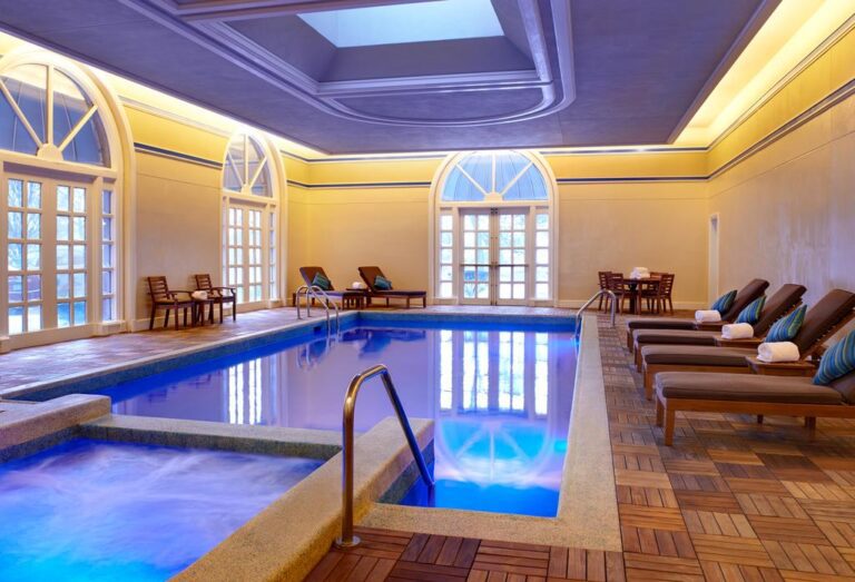 hot tub and pool in hotel in michigan
