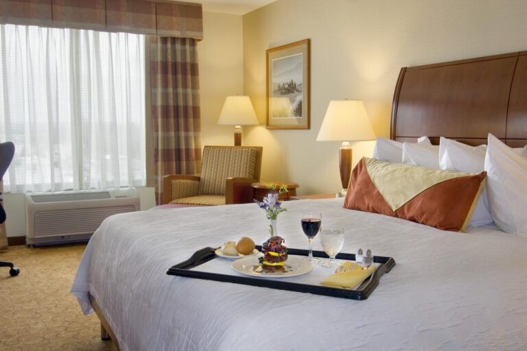 romantic jacuzzi suites in cleveland