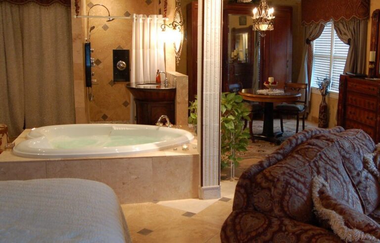 hotels with hot tub in room fort worth