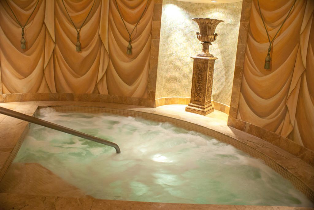 hot tub in spa in las vegas