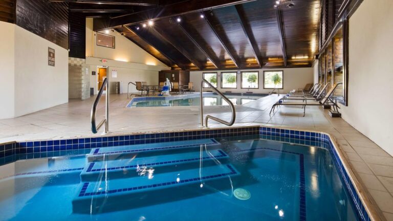 hot tub and pool in michigan hotel