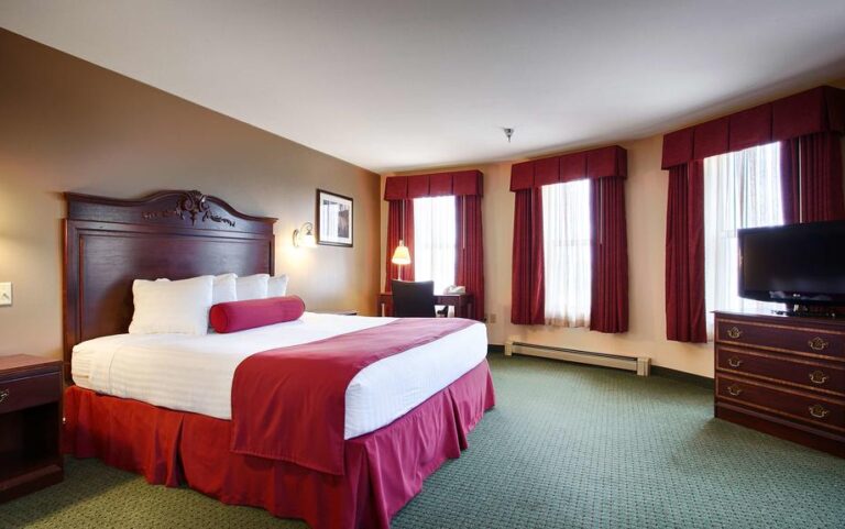 jacuzzi rooms in ashland wi