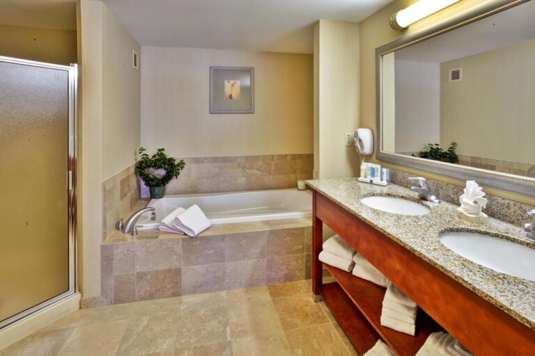 hotels in vermont with jacuzzi in room