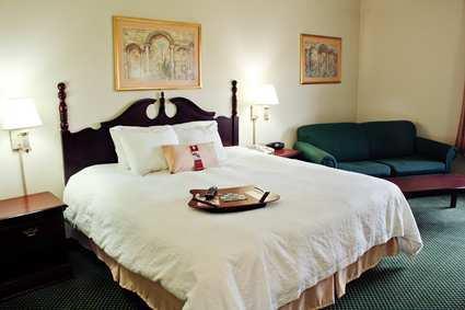 bloomington il romantic hotel room