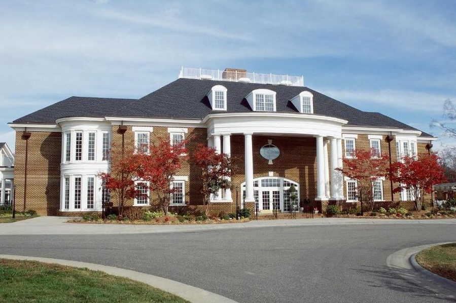 hotel with jacuzzi in room in williamsburg va