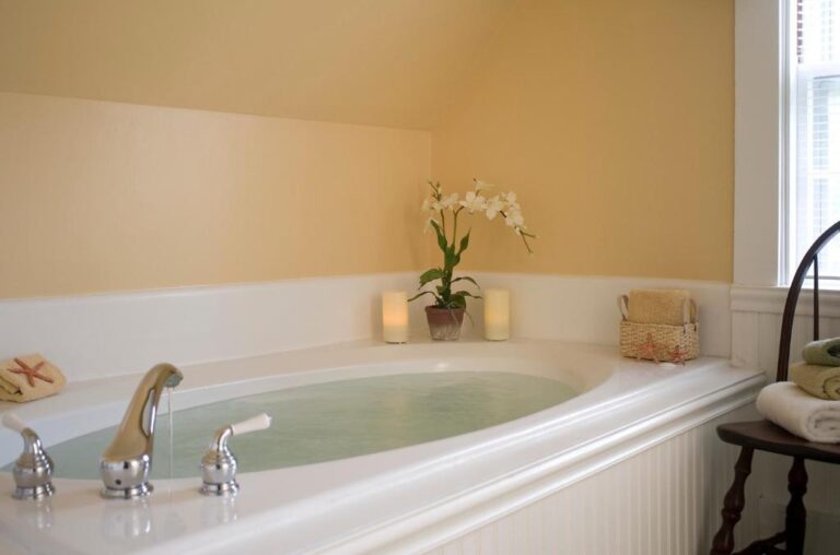 jacuzzi in room in cape cod ma
