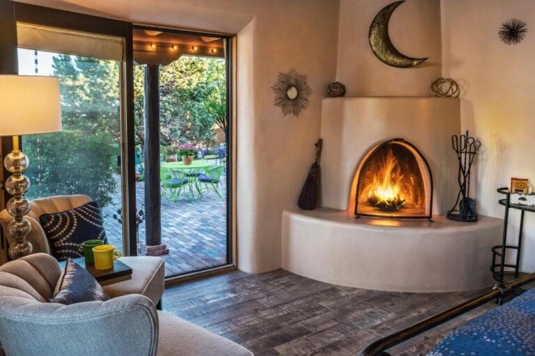 jacuzzi room with fireplace in nm