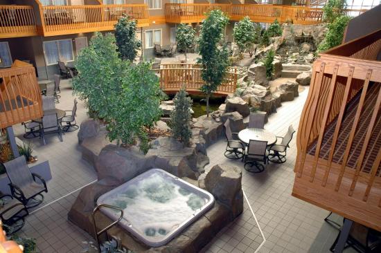 hotel with hot tub in billings mt