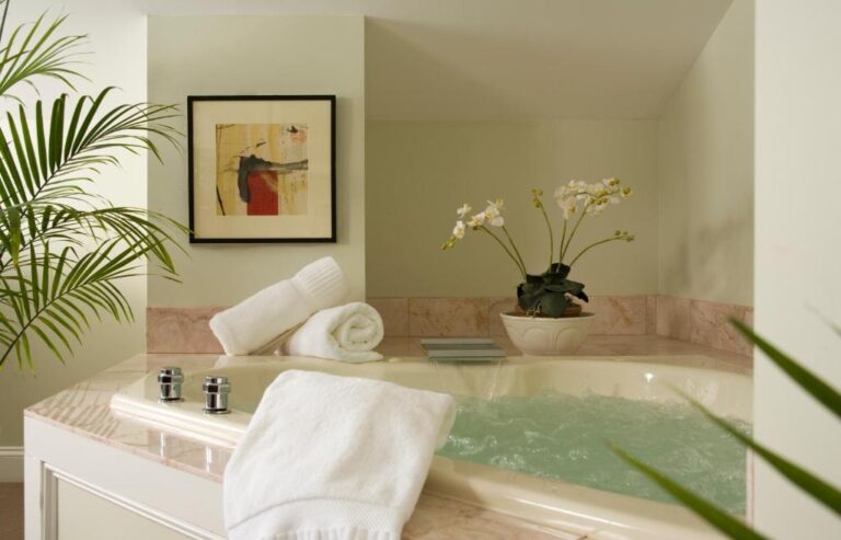 private hot tub in room, newport ri