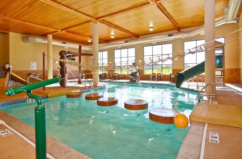 indoor pool in fargo nd hotel