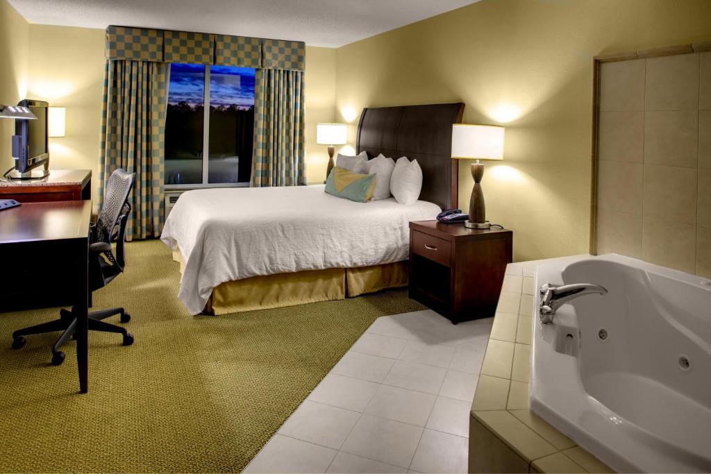 hotels in fairfax va with jacuzzi in room