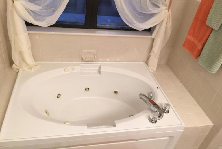 hotels in dc with jacuzzi in room