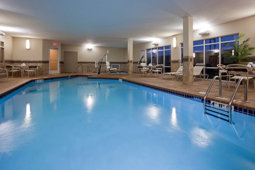 hartford sd hotel with indoor pool