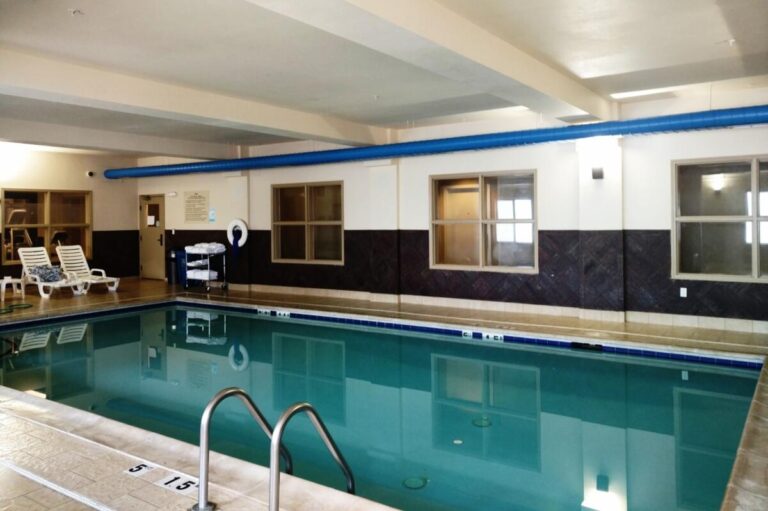 hotels in laramie wy with pools
