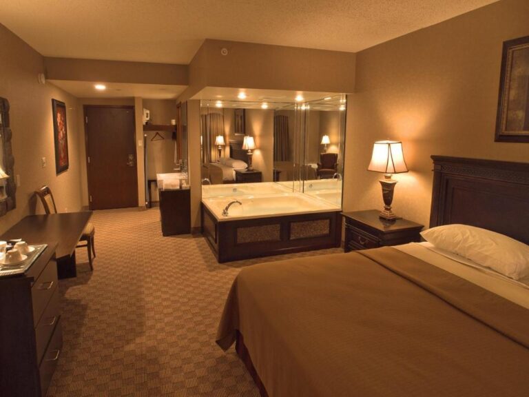 jacuzzi suite upstate ny