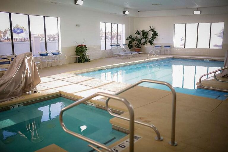 cheyenne hotels with indoor pool and hot tub