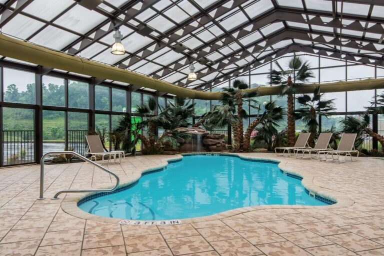 hotels with indoor pool in charleston wv
