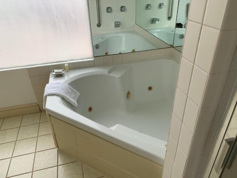 hotels with jacuzzi in room wv