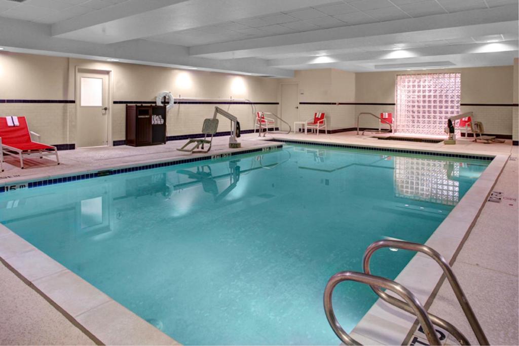 holiday inn in richmond va with indoor pool