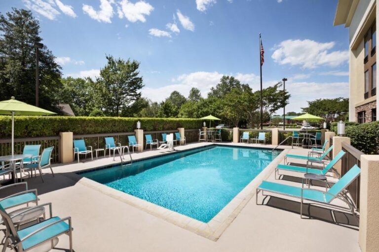 Best Hot Tub Suites in Richmond, VA Hotels With Hot tub in Room