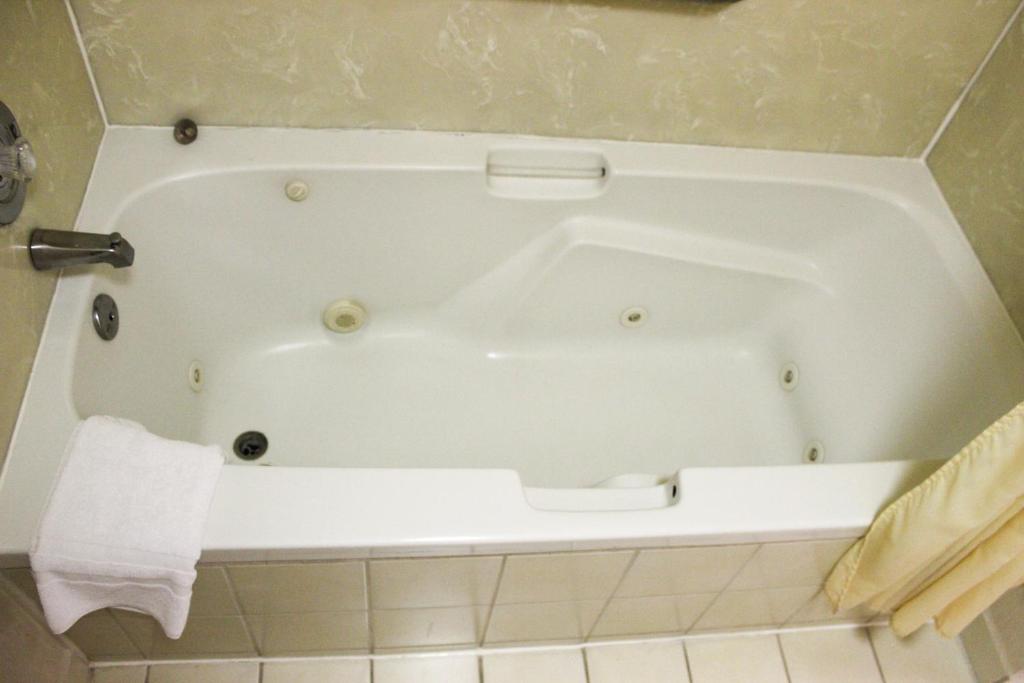 jetted spa tub in nevada hotel
