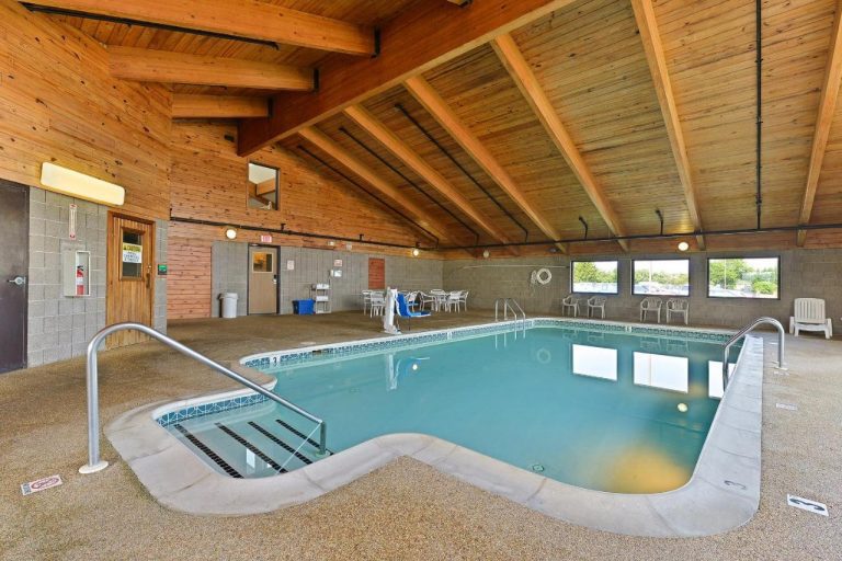 indoor pool in delaware hotel