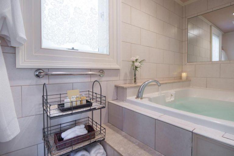 jacuzzi suites in cape cod ma