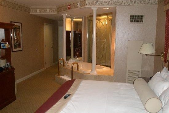 romantic hotels with jacuzzi in room in tunicams