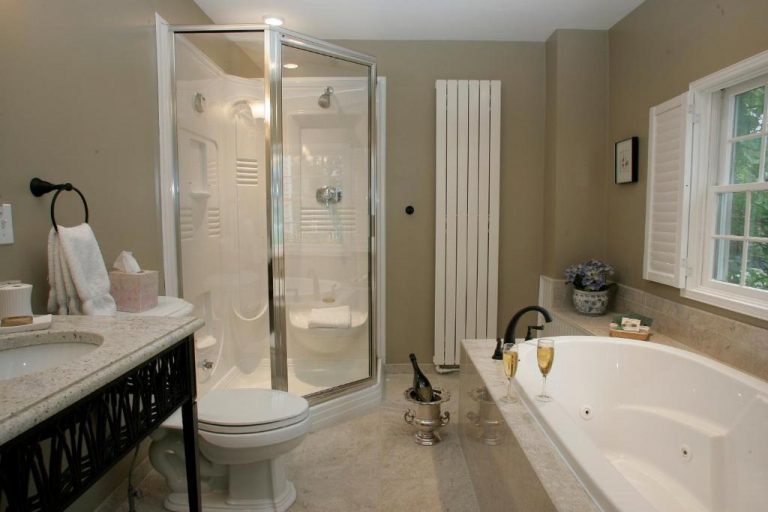 hotels with jacuzzi in room in cape cod ma