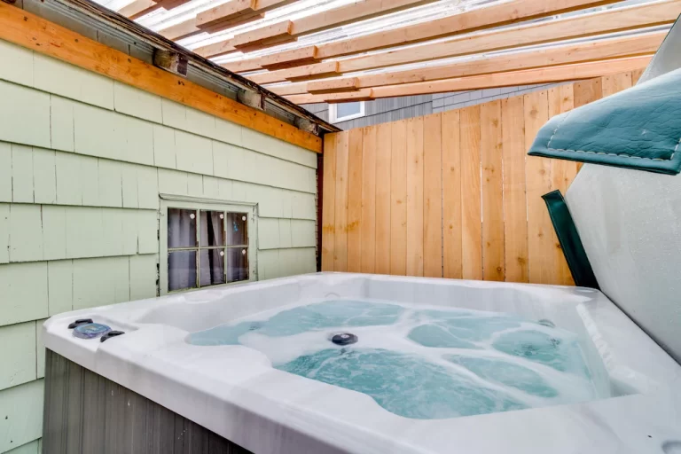 Hotel with jacuzzi in Seaside, Oregon