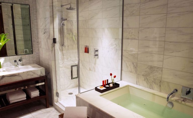 nyc hotels with jacuzzi in room