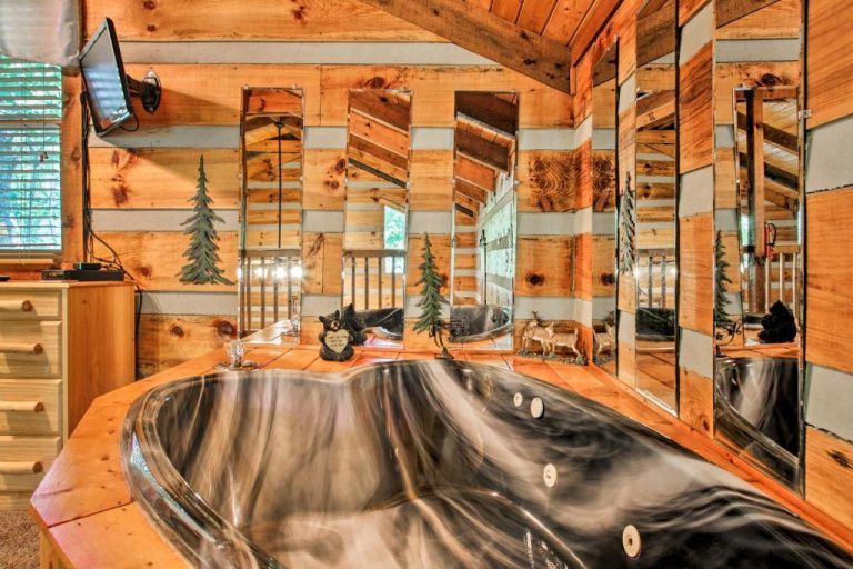 romantic cabin with hot tub in gatlinburg tn