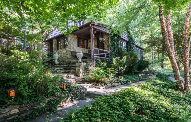 cabin for couples in Connecticut