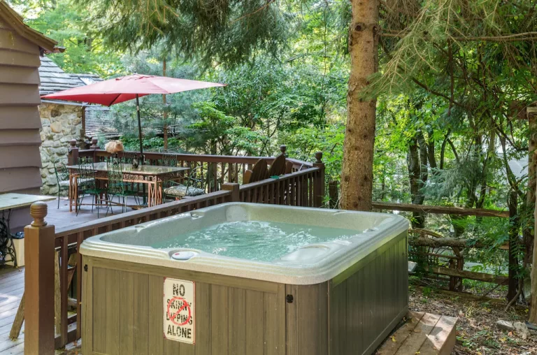 cabin for couples in Connecticut with hot tub