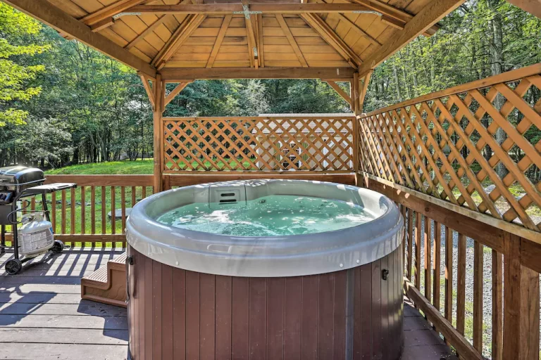 honeymoon rental in Pocono with hot tub