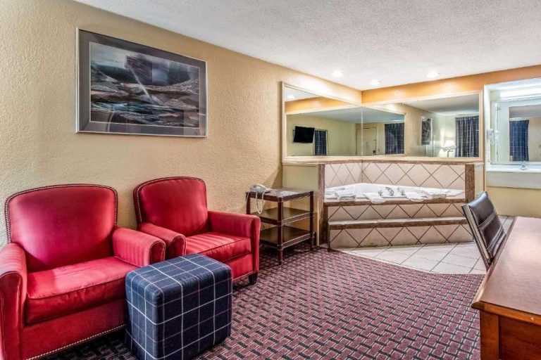 romantic hotel for couples in dayton, oh