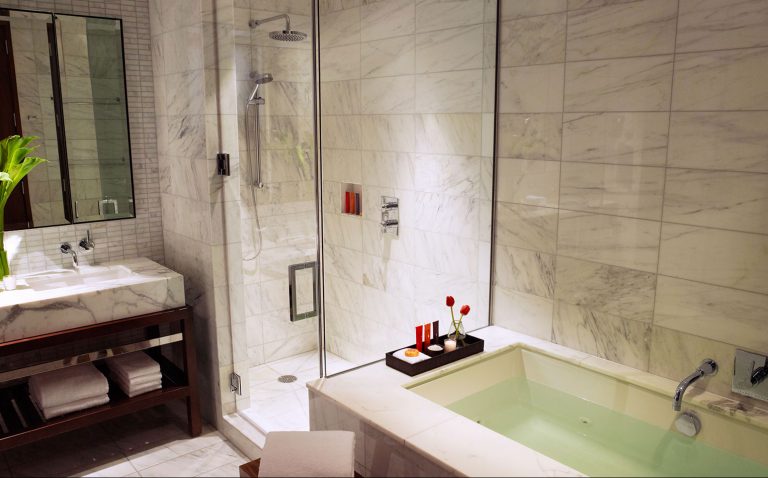 nyc hotels with jacuzzi in room