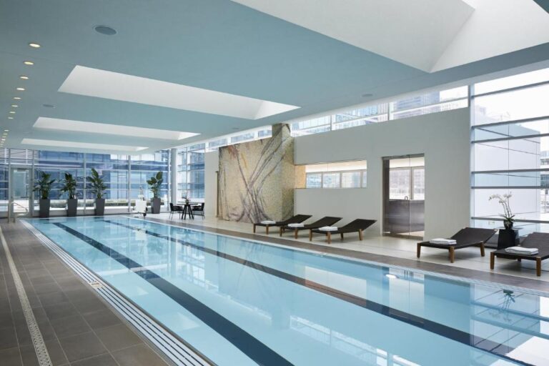 loews hotel chicago indoor pool