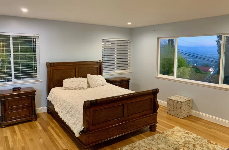 panoramic views of silicon valley room