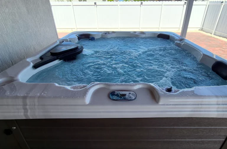 rental in Florida with Jacuzzi® tub 2