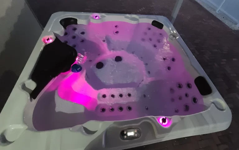 rental in Florida with Jacuzzi® tub