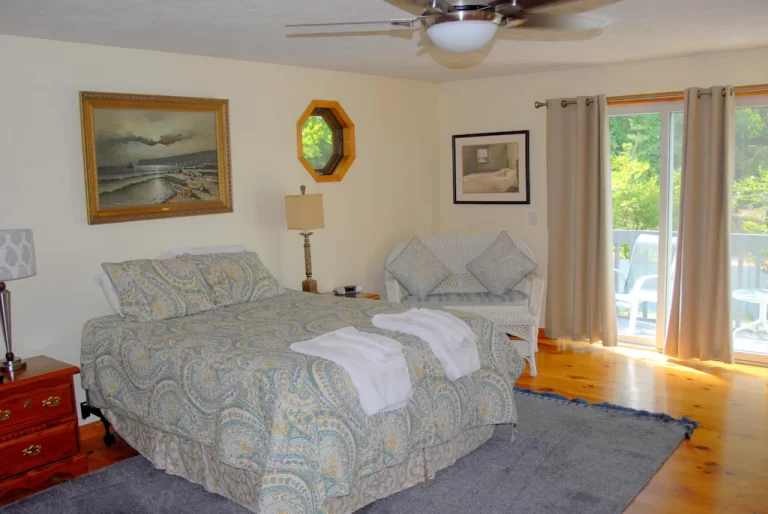 rental in Maine for couples 4
