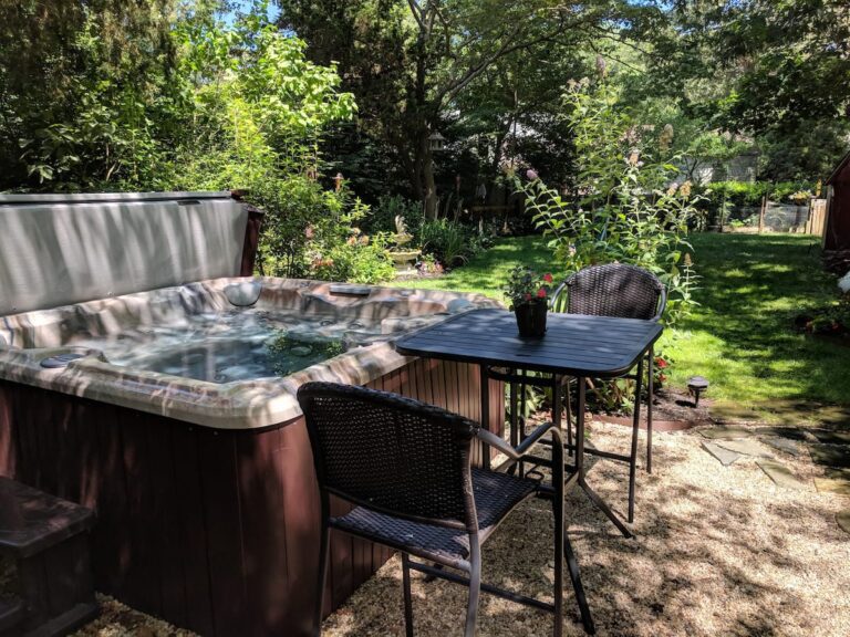 rental with Jacuzzi® tub in Long Island