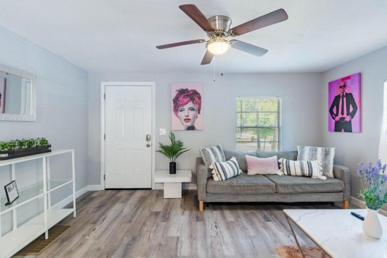 rental with Jacuzzi® in Tampa 3