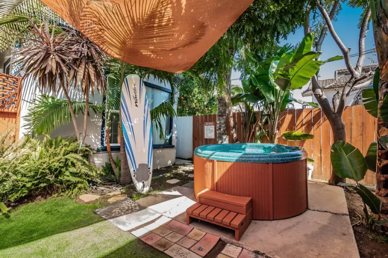 rentals for couples in San Diego with hot tub 2