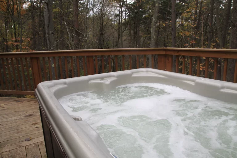 rentals with Jacuzzi® tub in Ohio
