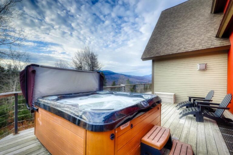 romantic accommodation in Maine with Jacuzzi® tub