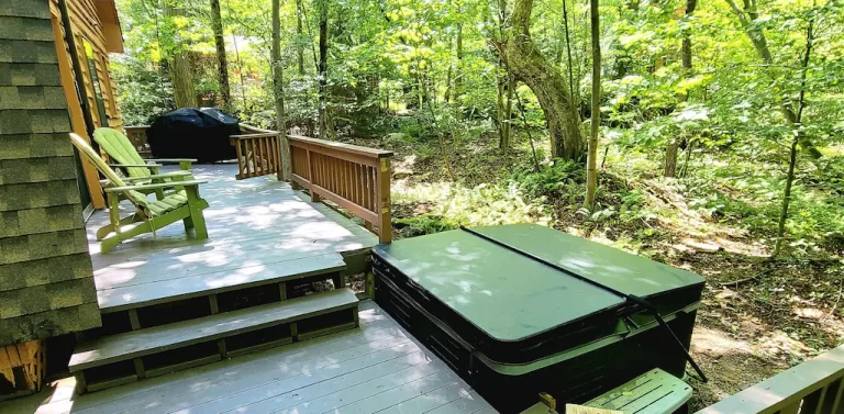 romantic getaway for couples with hot tub