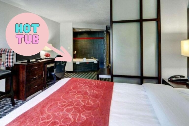 Comfort Suites Williamsburg Historic Area with jacuzzi in-room